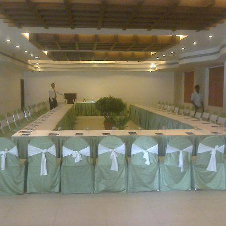 Hotel Golden Orchid Lucknow Dış mekan fotoğraf