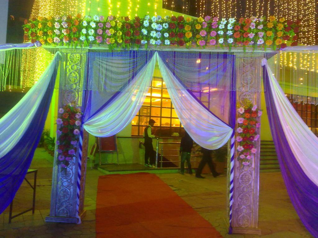 Hotel Golden Orchid Lucknow Dış mekan fotoğraf