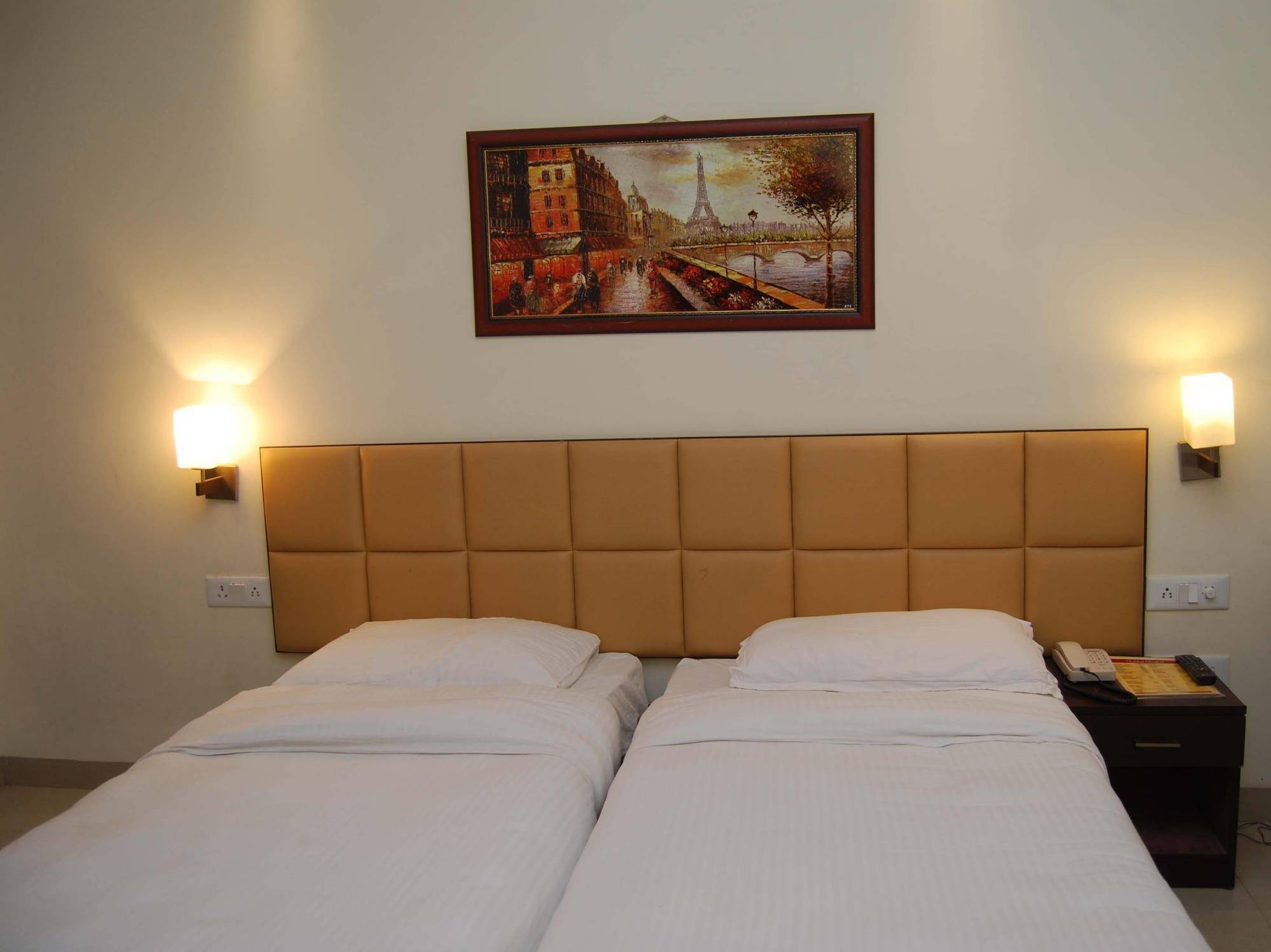 Hotel Golden Orchid Lucknow Dış mekan fotoğraf